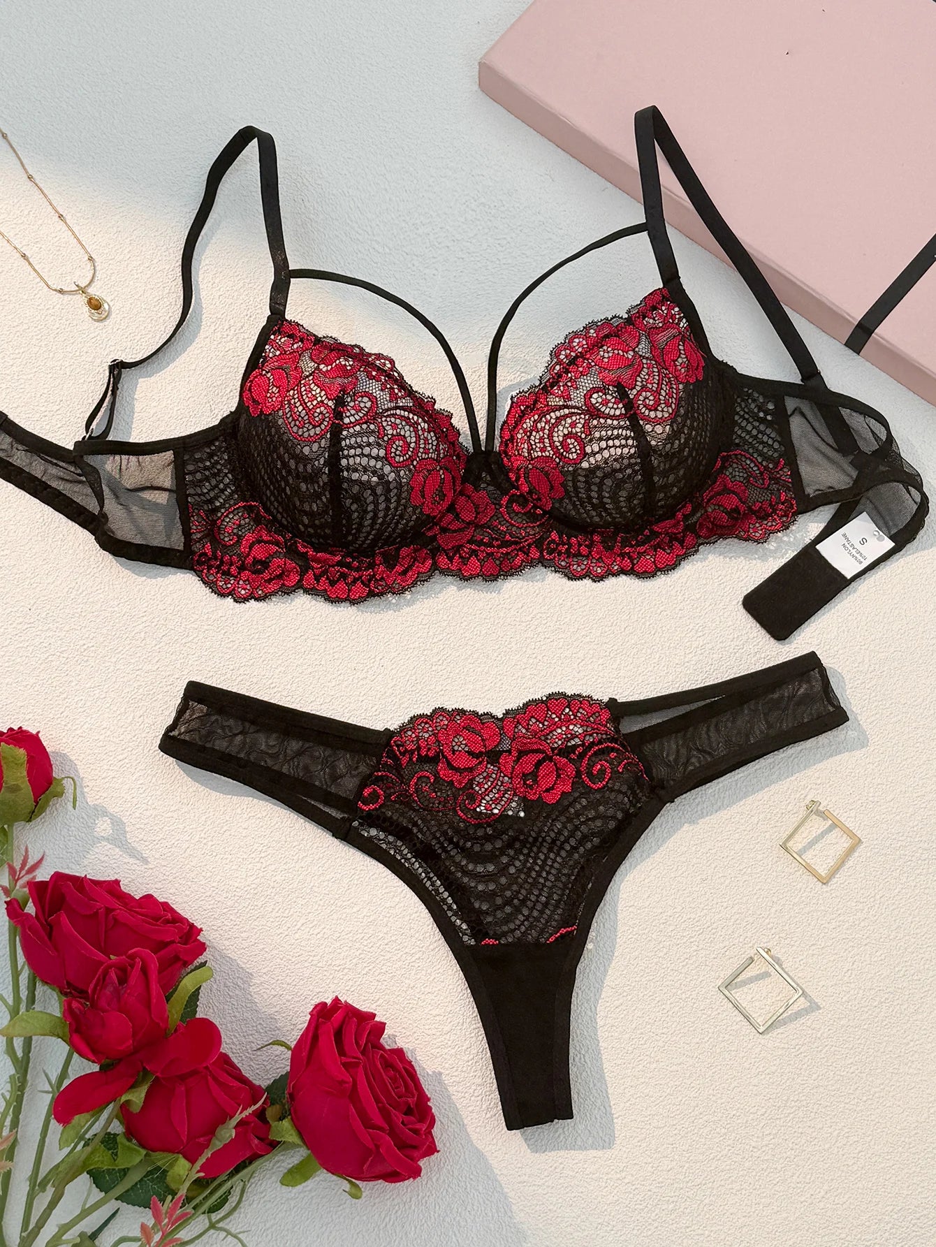 Bra and panties set (two-piece set) See-through